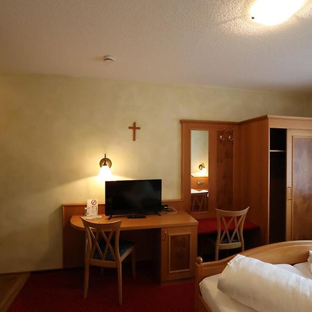 Hotel-Gasthof Hirschen Блумберг Екстериор снимка